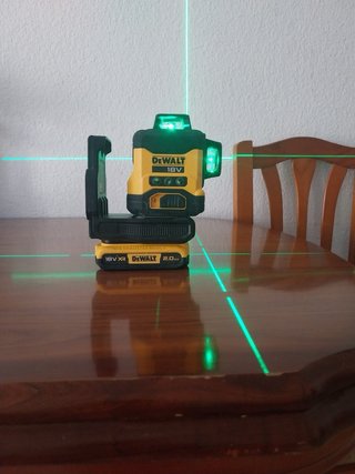 Clavadora y clavos para clavadora