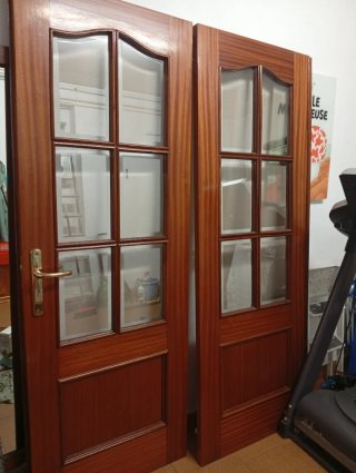 Puertas de madera maciza con cristales