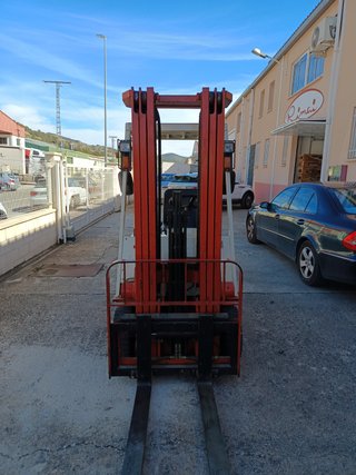 Carretilla Eléctrica Nissan 1400 kg 4.75 m
