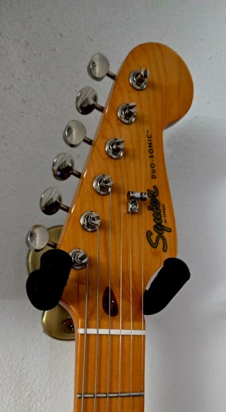 Guitarra Squier Duo-Sonic by Fender