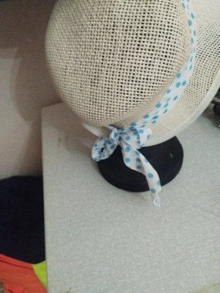 Sombrero de verano beige y azul