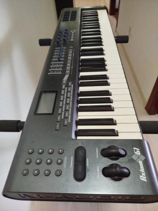 M-Audio Axiom 61 + Soporte Teclado