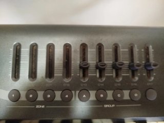 M-Audio Axiom 61 + Soporte Teclado