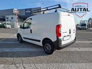 FIAT FIORINO 2018 CON PORTACARGAS DE RODILLO