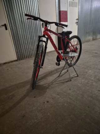 Bicicleta de stunt roja RACER     ¡¡¡ NEGOCIABLE !