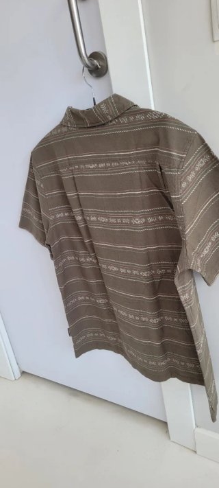 Camisa Quiksilver Manga Corta Talla M Sin uso.