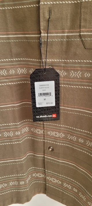 Camisa Quiksilver Manga Corta Talla M Sin uso.
