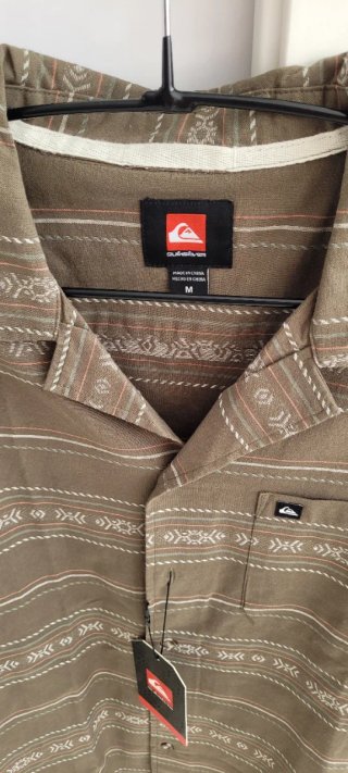 Camisa Quiksilver Manga Corta Talla M Sin uso.