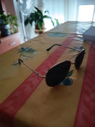 Gafas de sol aviador doradas