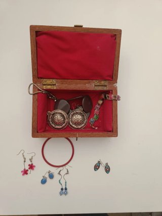 Lote de Joyas Variadas en precioso joyero