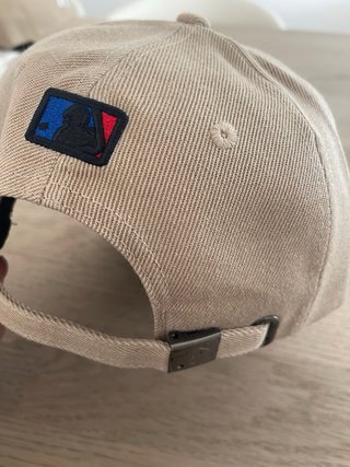 Gorra New Era NY Beige Negra Ajustable