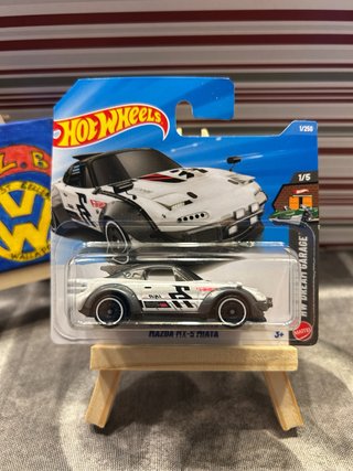 Hot Wheels Mazda MX-5 Miata HW Dream Garage