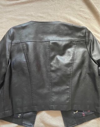 Bolero nero con fodera floreale