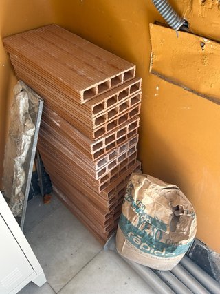 19 Ladrillos Huecos y Saco Yeso Rápido