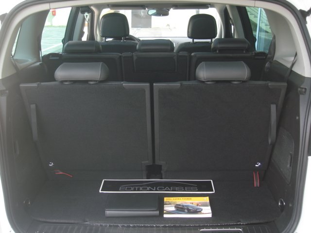 Opel Zafira Tourer 2012