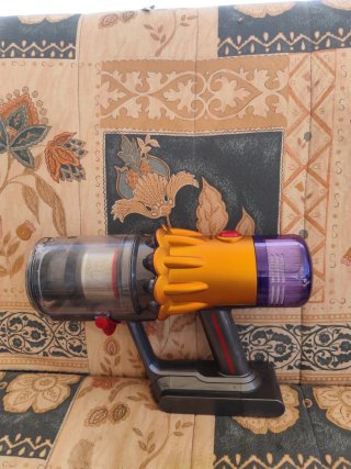 NO NEGOCIABLE Aspiradora Dyson V12