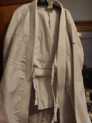 Judogui Outshock sin usar con cinto 180 cm por 35