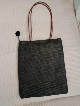Bolso de rafia con rayas