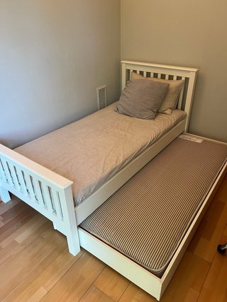 Cama individual con nido y colchones