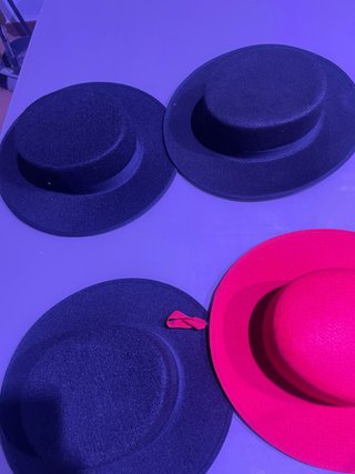 Sombreros Cordobeses Negros y Rojos