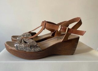 Sandalias cuña