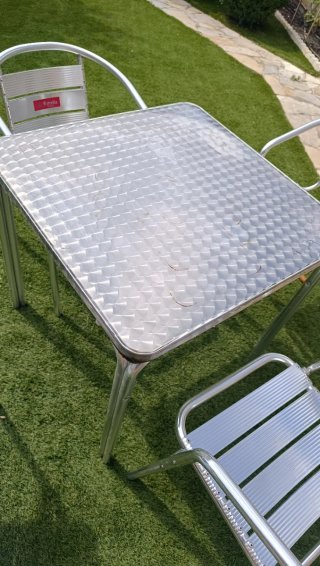 Conjunto mesa y sillas de jardín