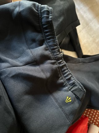 Conjunto Nike Tech Fleece x NOCTA Negro Dorado