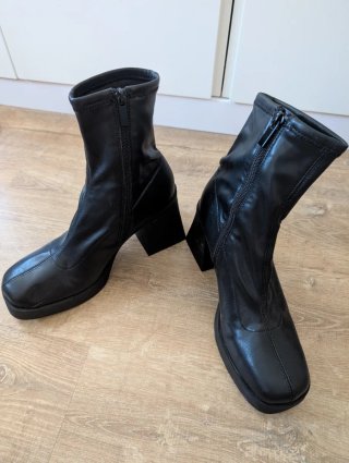 Botines negros Stradivarius