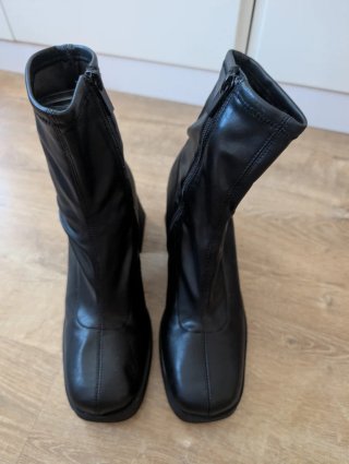 Botines negros Stradivarius