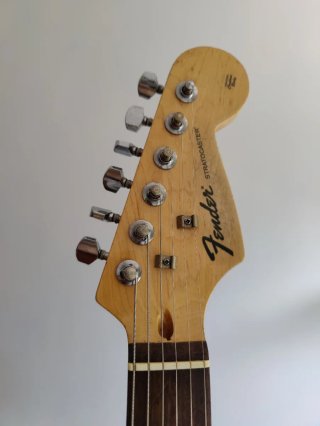 Guitarra eléctrica stratocaster