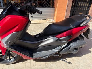 Yamaha NMAX 125 ABS Roja y Gris
