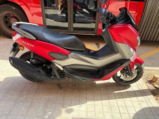 Yamaha NMAX 125 ABS Roja y Gris