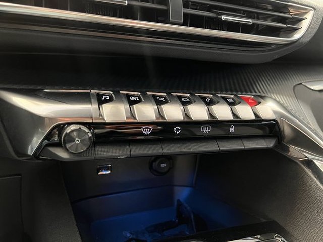 Peugeot 5008 1.2 100KW Allure Pack eDCS6 (2024)