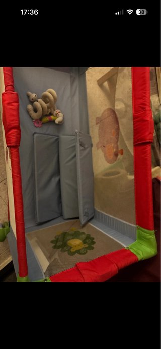 Parque infantil casi nuevo