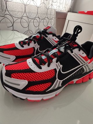 Zapatillas Nike Running Rojas y Negras
