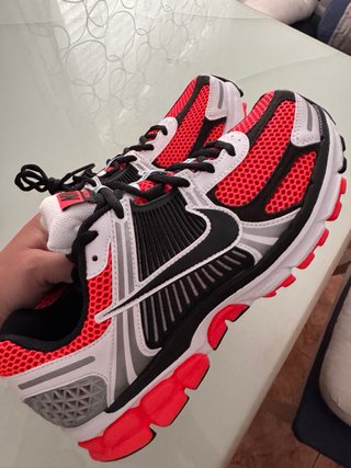 Zapatillas Nike Running Rojas y Negras