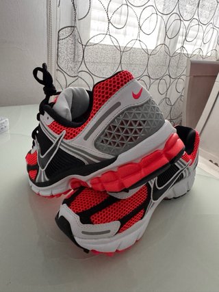 Zapatillas Nike Running Rojas y Negras