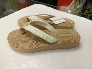 Chanclas nuevas talla 36