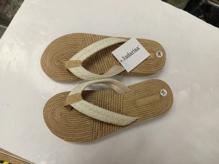 Chanclas nuevas talla 36