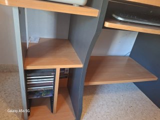 Mesa de ordenador madera y metal