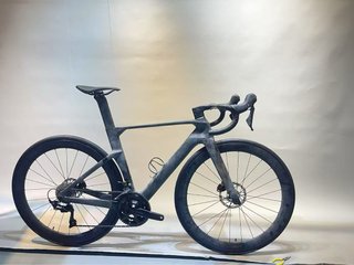 Mcelo Carbono cuadro T47 internal cable