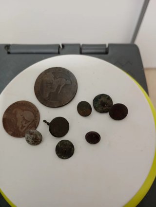 Lote monedas y botones antiguos