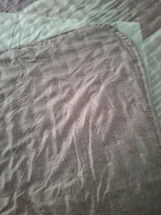 Edredón de verano morado y blanco