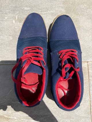 Zapatos azules y rojos talla 45