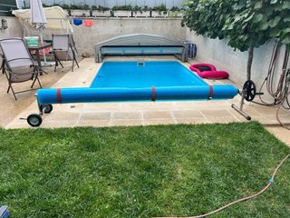 Manta térmica para piscina con enrollador