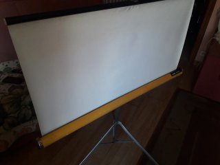 Pantalla de proyección trípode