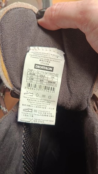 Botas de montaña nuevas