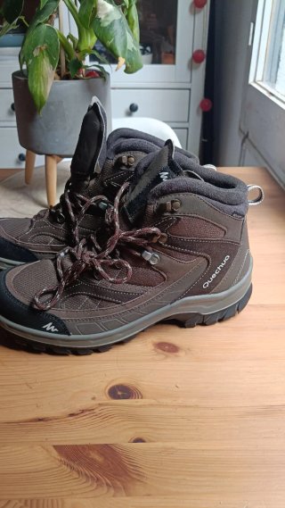 Botas de montaña nuevas