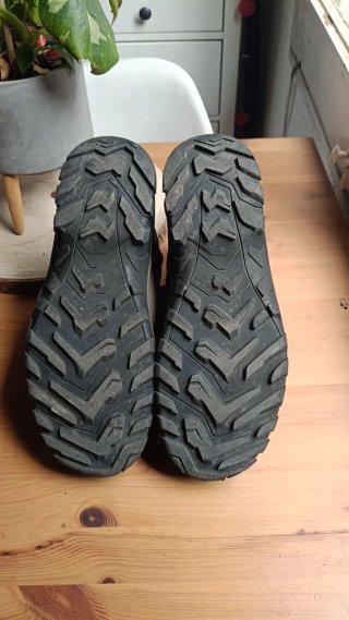 Botas de montaña nuevas