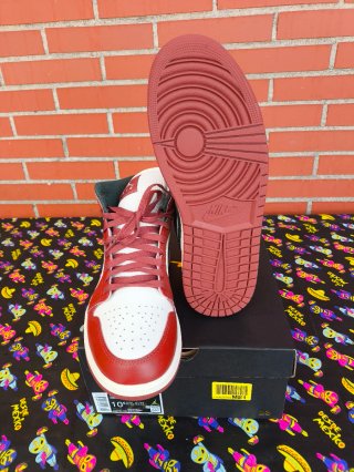 Jordan 1 Mid Talla 44.5 Eur.
